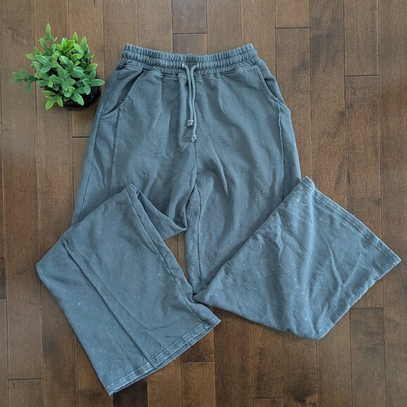 FASHION NOVA CHILL SIDE BAGGY SWEATPANTS - Picture 1 of 3